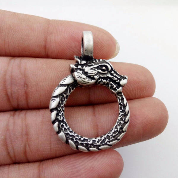 vente bijou Pendentif Ouroboros en argent grand modèle vente bijou Pendentif Ouroboros en argent grand modèle